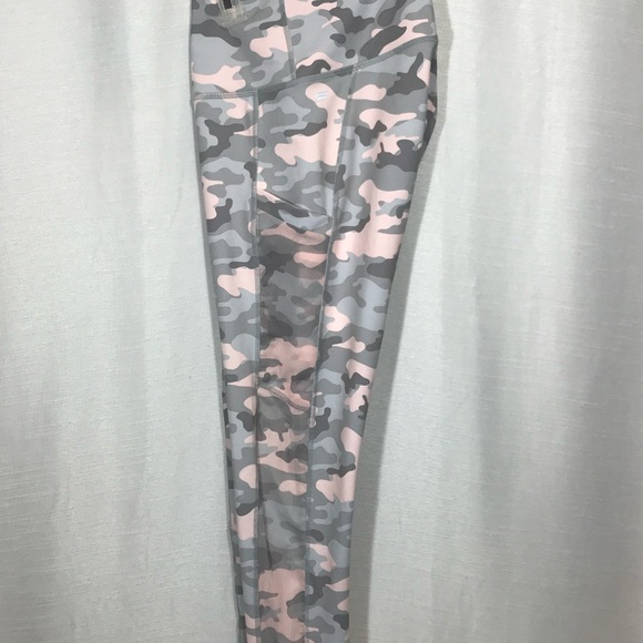 Fabletics High Waisted Powerhold 7/8 Leggings Women’s Pink Black camo 2 pockets - Picture 13 of 14